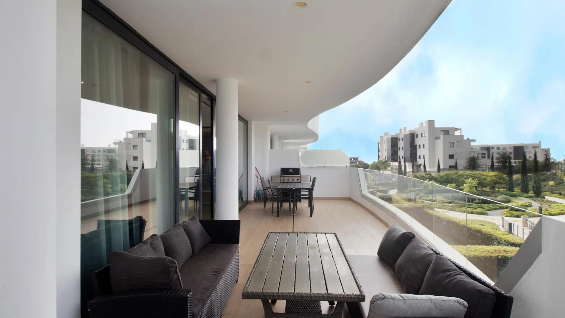 Happy Travel Higueron West Apartment Fuengirola 0*,